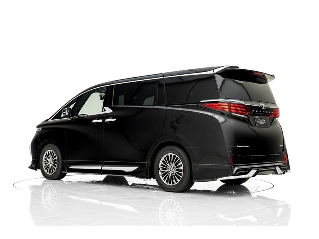 0508888A30261019W00104.jpg