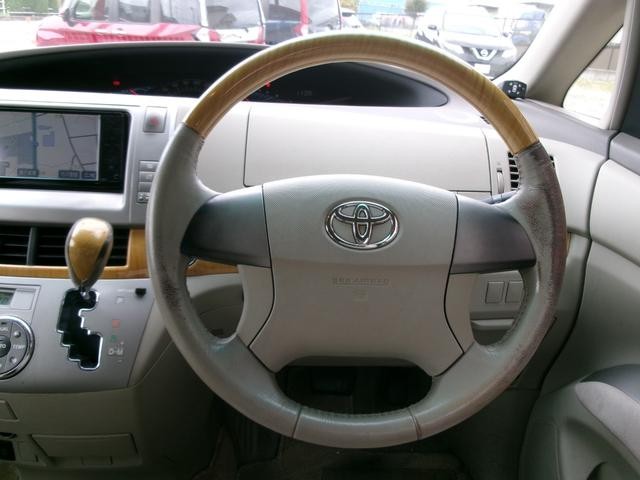 0205292A30260906W00219.jpg