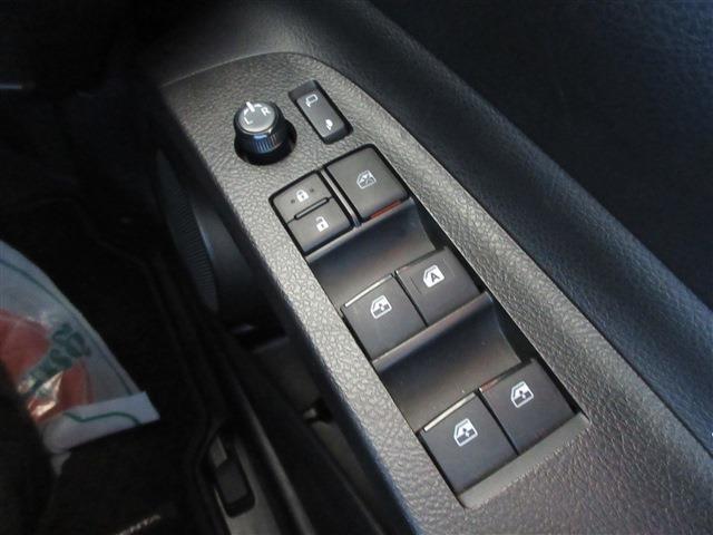 0600253A30260522W00204.jpg