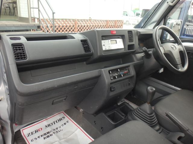 0509025A30260606W00404.jpg