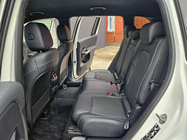24725899_carP_l_12.jpg