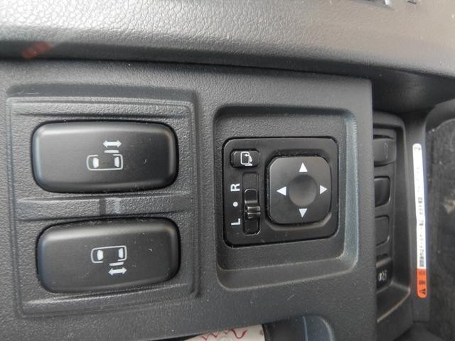 0704866A30261004W00114.jpg