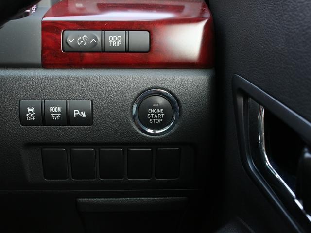 0520046A30260819W00319.jpg