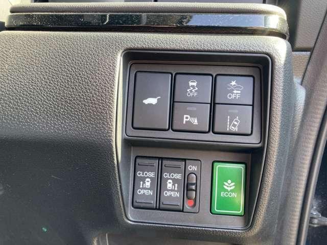 0403383A30260629W00119.jpg