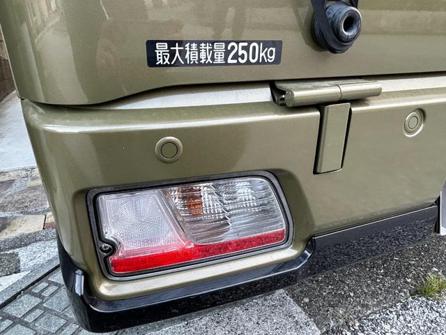 1300099A30260501W00215.jpg