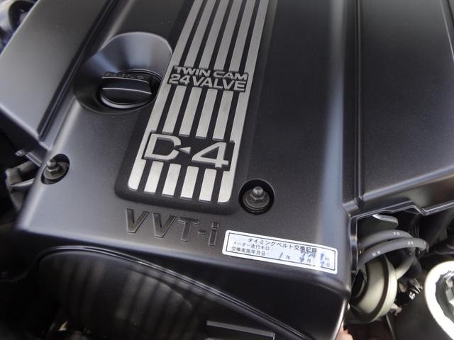 0204143A30260507W00103.jpg