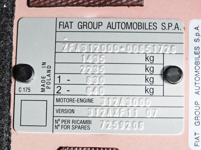 27162848_carP_l_20.jpg