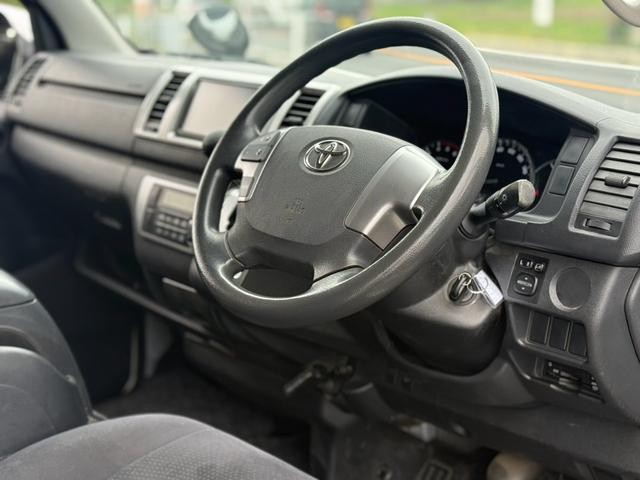 0541619A30260903W00215.jpg