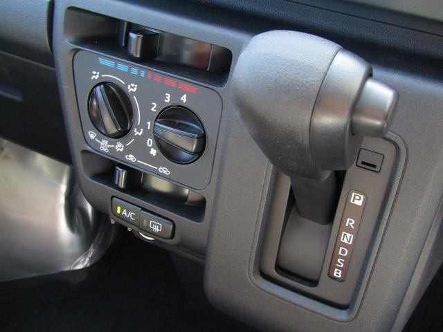 0204501A30260710W00114.jpg