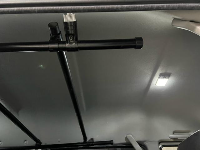 0710163A30261011W00317.jpg