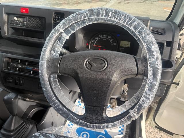 0904234A30260901W00114.jpg