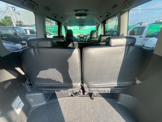 0541852A30260620W00112.jpg