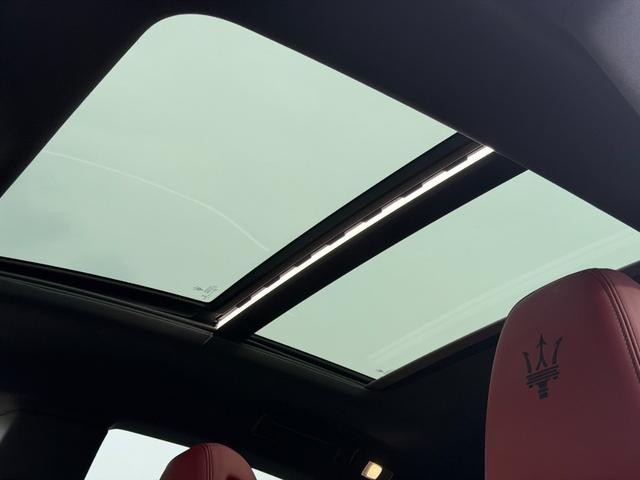 0207870A30260902W00102.jpg