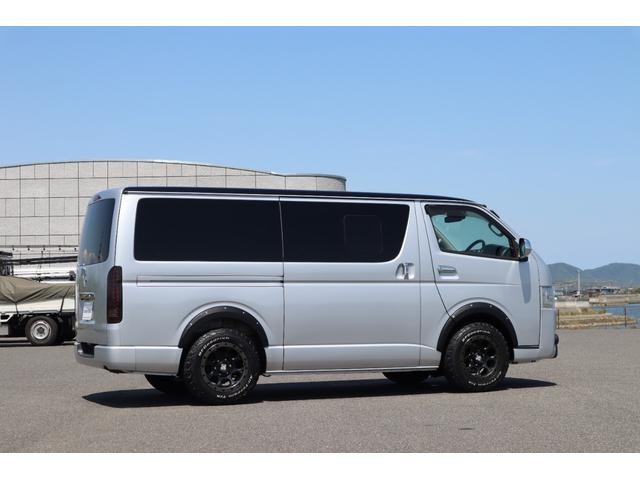 1020464A30260608W00317.jpg