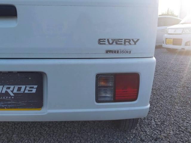 0520635A30260826W00114.jpg