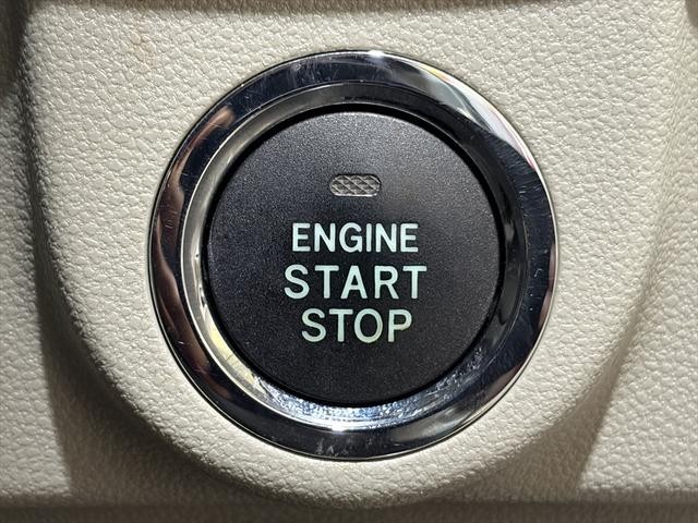0303694A30260618W00114.jpg