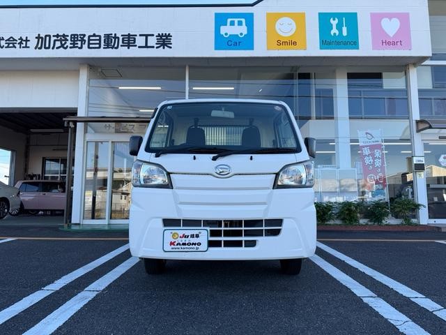 0202450A30260930W00107.jpg