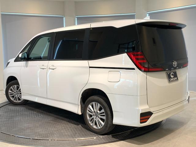 0303465A30260701W00112.jpg