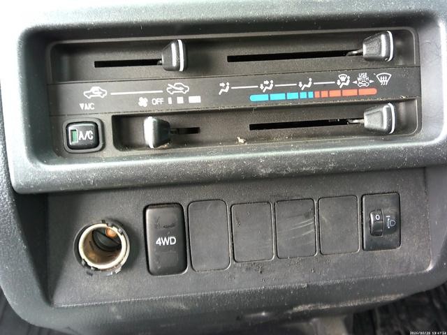 0900963A30261028W00108.jpg