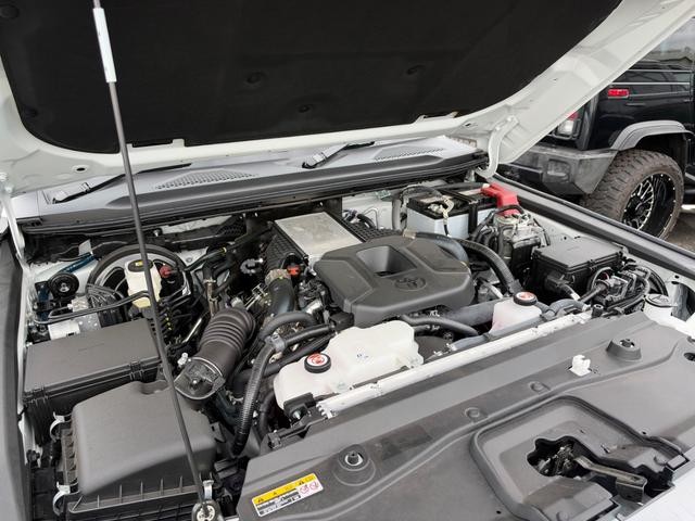 9571967A30261025W00119.jpg