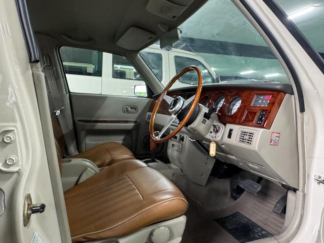 0208398A30260410W00219.jpg
