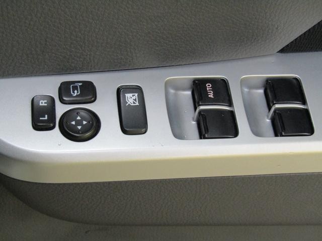 0530123A30260922W01317.jpg