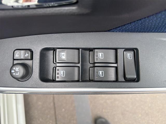 0310504A30260604W00117.jpg