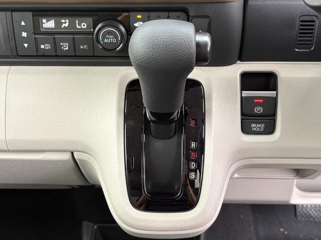 0710025A30261025W00107.jpg