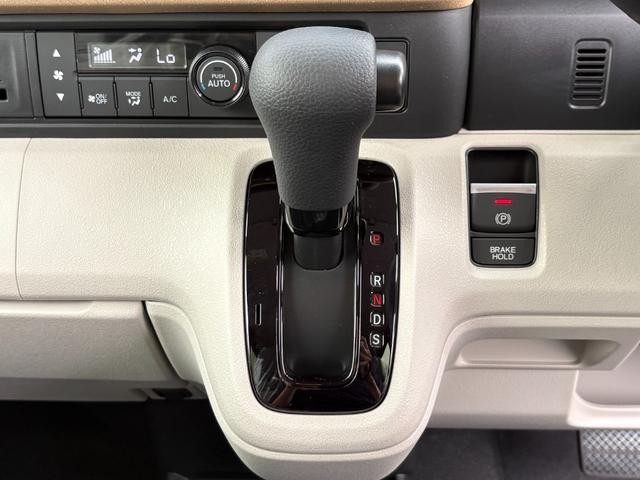 0710025A30261025W00504.jpg