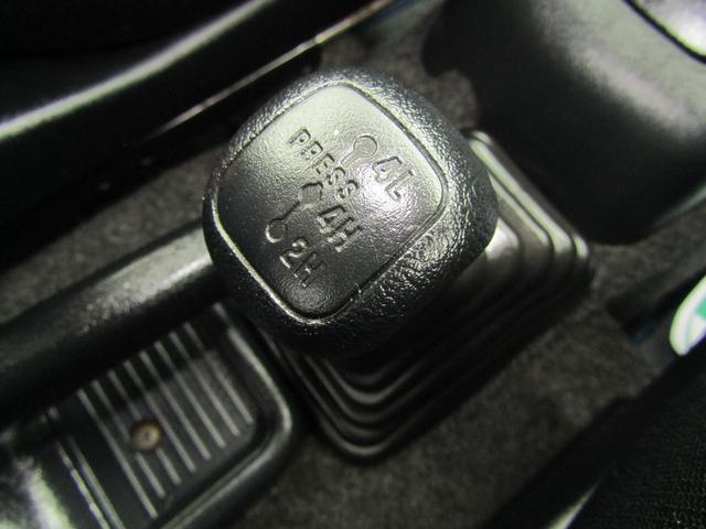 0403558A30260702W01517.jpg