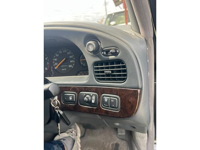 0401965A30261002W00112.jpg