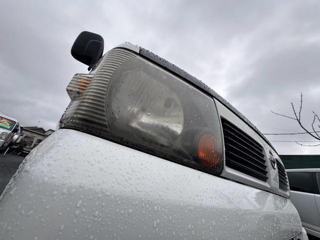 0507195A30250403W00206.jpg