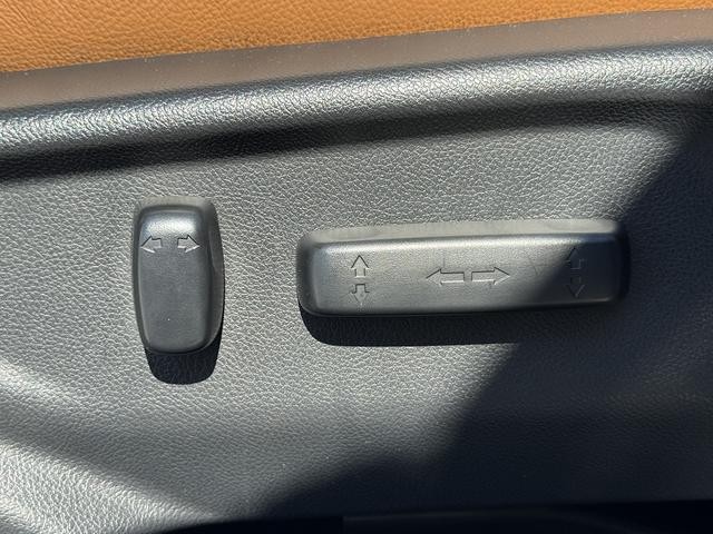 0204276A30261011W00207.jpg