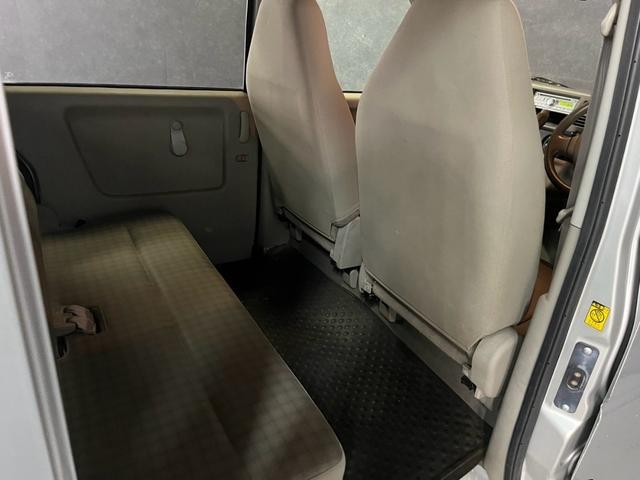 0710163A30261002W00416.jpg