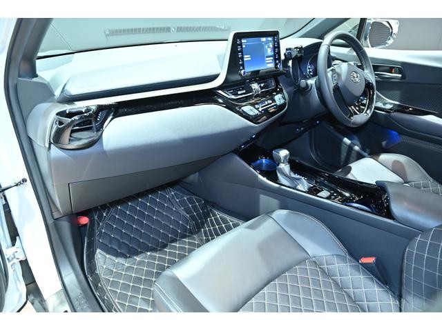 0507402A30260909W00208.jpg