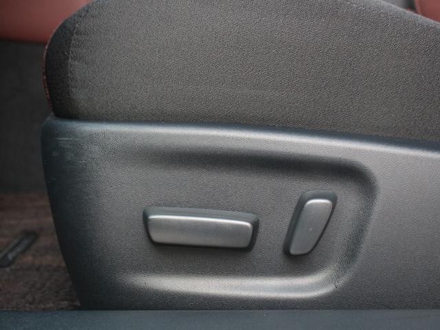0520046A30260829W00910.jpg