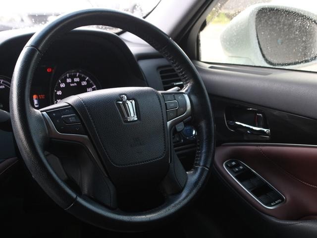 0520046A30260829W00913.jpg