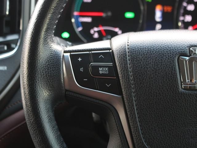 0520046A30260829W00916.jpg