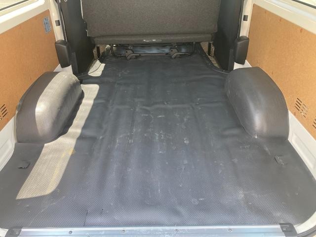 0802683A30260527W00118.jpg