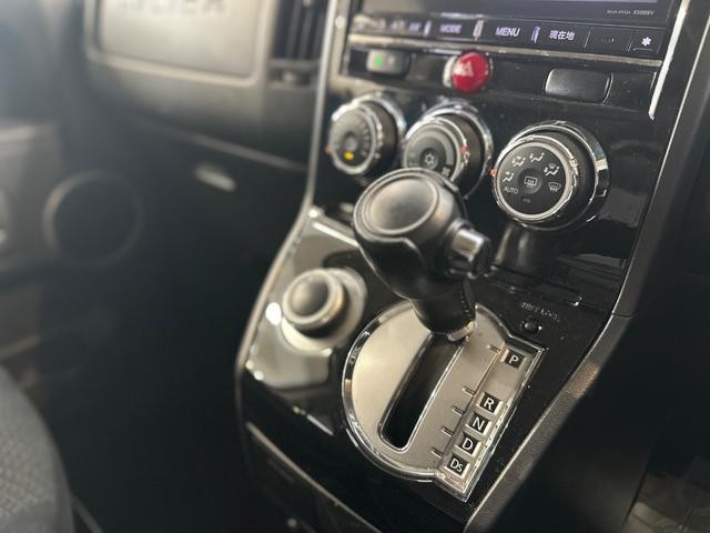 0508703A30260909W00108.jpg