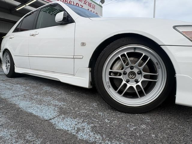 0204545A30260706W00314.jpg