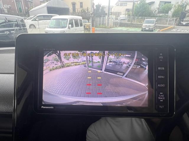 0520552A30260905W00215.jpg