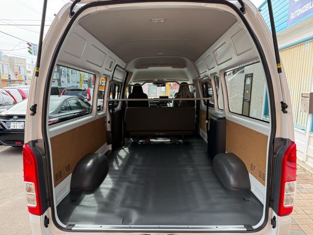 0310220A30260703W00116.jpg
