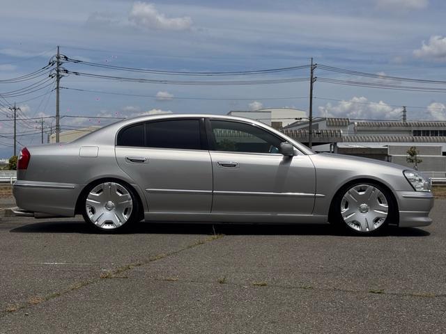 0404285A30260527W00103.jpg