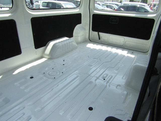 0903304A30260623W00115.jpg