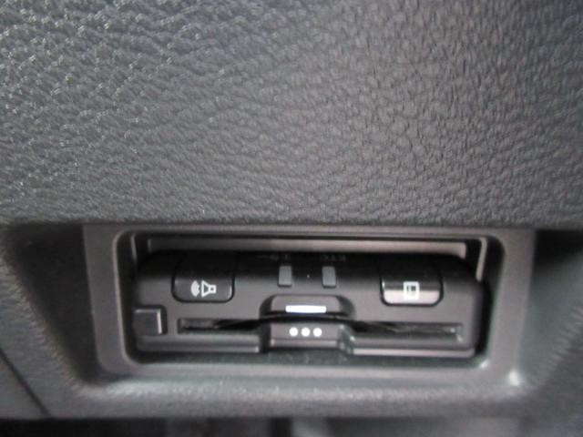 0541410A30260828W00309.jpg