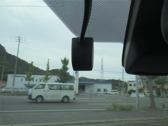 26085381_carP_l_13.jpg