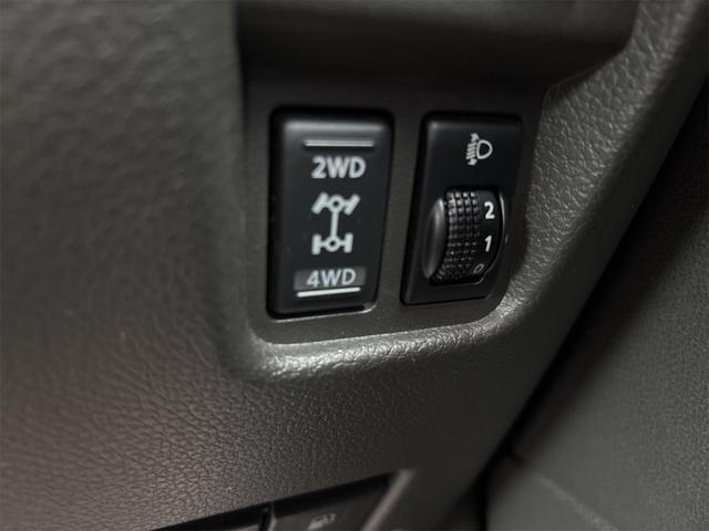 0902413A30260528W00213.jpg