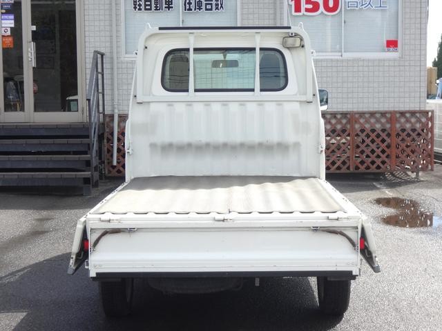 0509025A30260920W00318.jpg