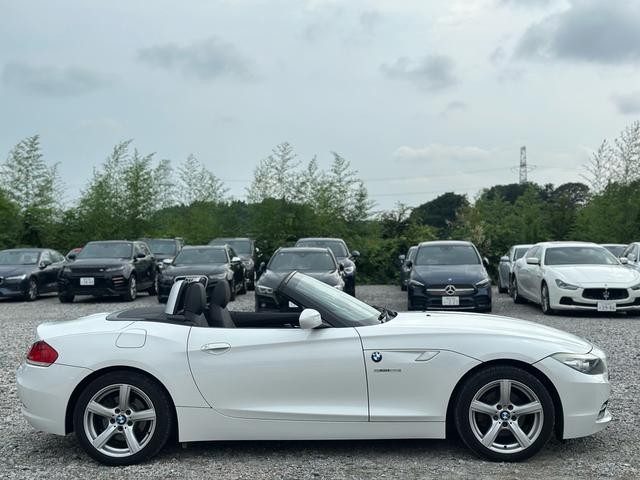 0404225A30260718W00207.jpg